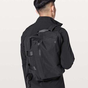 Lululemon Command The Day Commute Bag   Black 17” x 3” x 13 ”